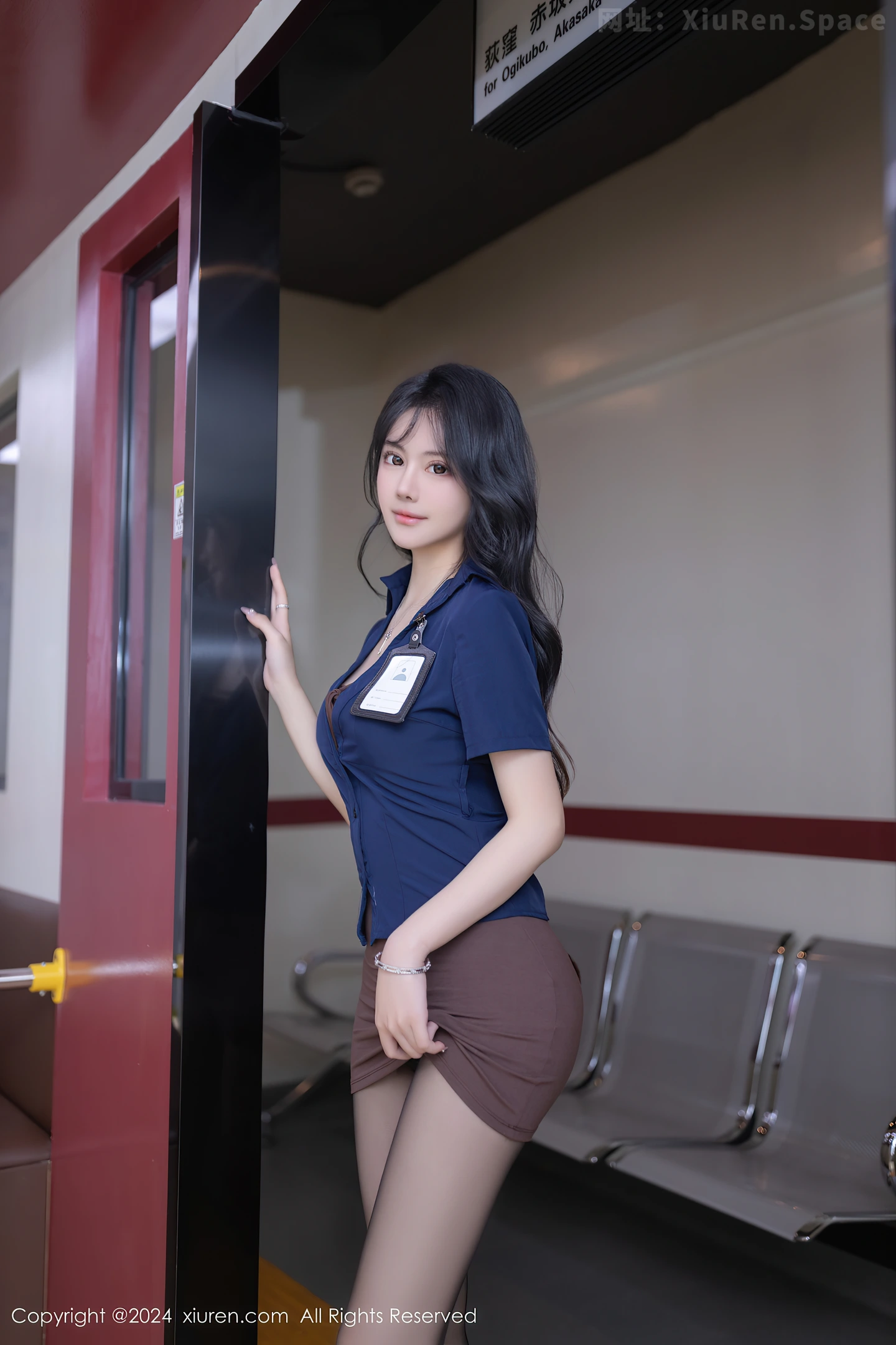 图片[6]-[XiuRen秀人网]VOL.8167 模特幼幼蓝色上衣配咖啡色短裙露黑色内衣超薄黑丝极致魅惑写真81P-秀人网官方网站